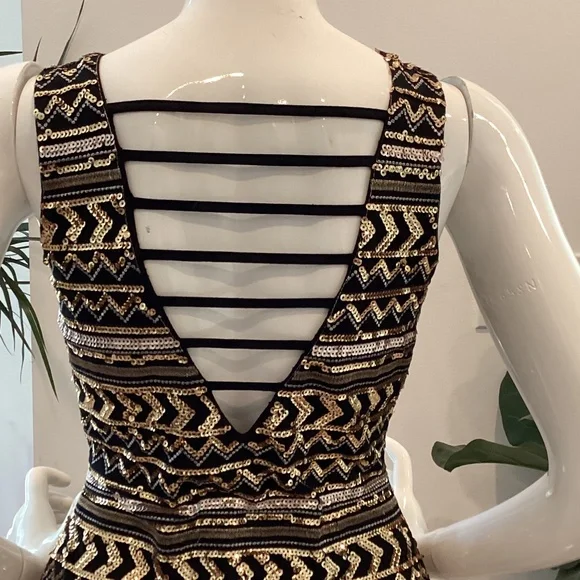 NWT GIANNI BINI GB BLACK AND GOLD SEQUENCE EMBELLISHED COCKTAIL DRESS SZ M - Picture 7 of 16